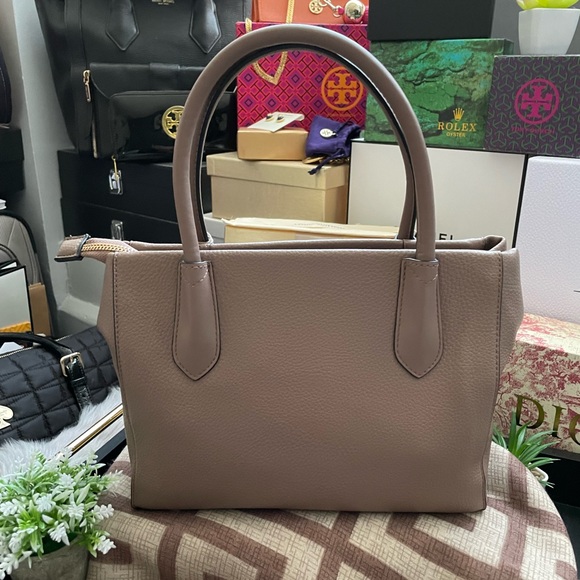 🎁GIFTED🎁🔥🔥DEAL🔥🔥✨Taupe Tote Bag Crossbody ✨NWT - Picture 10 of 12